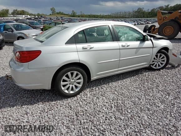 ✅ 2010 Chrysler Sebring Limited • VIN: 1C3CC5FDXAN162044 • Lot: 56789075. Listed on Copart with Not provided. Free auction sales archive from the USA and detailed vehicle history report at DreamBid. Image 3.