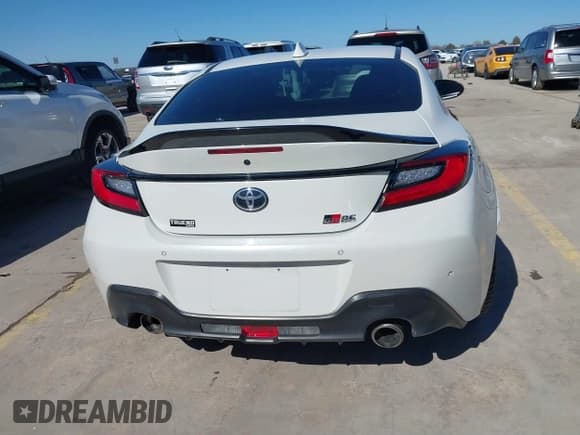 ✅ 2024 Toyota 86 TRUENO Edition • VIN: JF1ZNBM19R8750279 • Лот: 41468207. Опубликован ранее на IAAI с пробегом 15 440 миль. Бесплатный доступ к архиву аукционных продаж из США и подробный отчёт об истории автомобиля на DreamBid. Изображение 16.