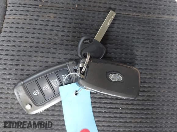 ✅ 2019 Hyundai Santa Fe SE • VIN: 5NMS23AD3KH135384 • Лот: 42862844. Опубликован ранее на IAAI с пробегом 68 008 миль. Бесплатный доступ к архиву аукционных продаж из США и подробный отчёт об истории автомобиля на DreamBid. Изображение 11.