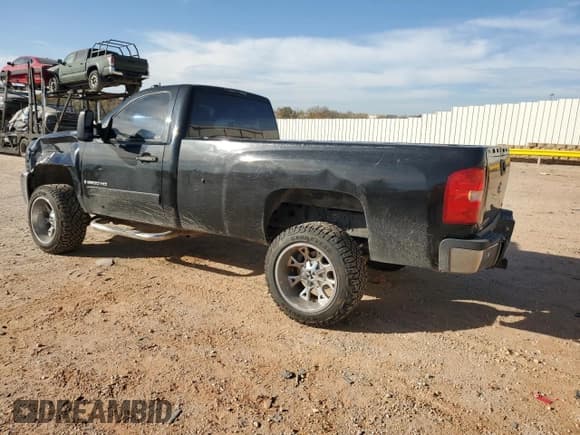 ✅ 2007 Chevrolet Silverado 2500HD Work Truck • VIN: 1GCHC24K27E583766 • Лот: 92220785. Опубликован ранее на Copart с пробегом 134 625 миль. Бесплатный доступ к архиву аукционных продаж из США и подробный отчёт об истории автомобиля на DreamBid. Изображение 2.