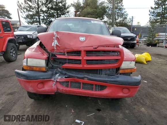 ✅ 1998 Dodge Dakota SLT • VIN: 1B7GG22Y5WS699664 • Lot: 84112654. Wystawiony na Copart z przebiegiem 268 517 mil. Bezpłatny archiwum sprzedaży aukcyjnych z USA i szczegółowy raport historii pojazdu na DreamBid. Zdjęcie 5.
