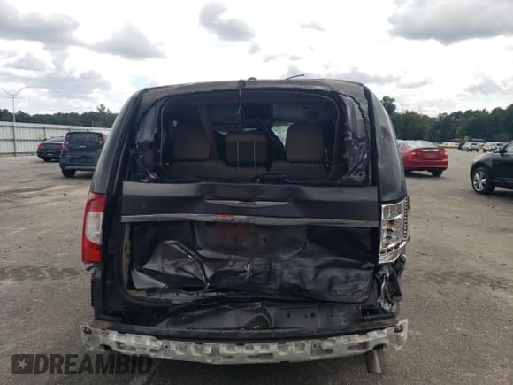 ✅ 2015 Chrysler Town & Country LX • VIN: 2C4RC1AG8FR675268 • Lot: 69960015. Listed on Copart with 39,319 mi. Free auction sales archive from the USA and detailed vehicle history report at DreamBid. Image 6.