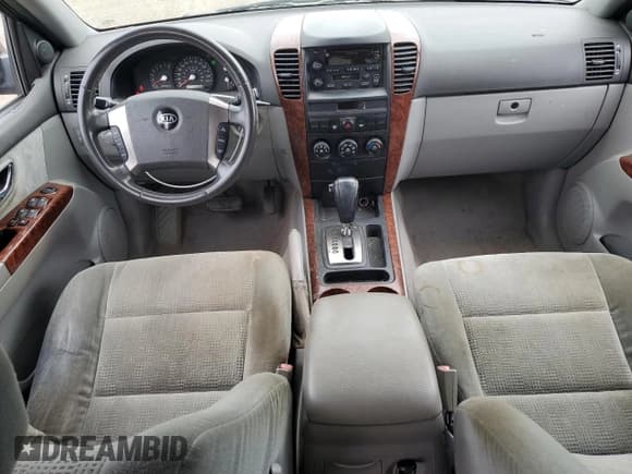 ✅ 2004 Kia Sorento LX • VIN: KNDJC733345233583 • Лот: 69924005. Опубликован ранее на Copart с пробегом 86 324 миль. Бесплатный доступ к архиву аукционных продаж из США и подробный отчёт об истории автомобиля на DreamBid. Изображение 8.