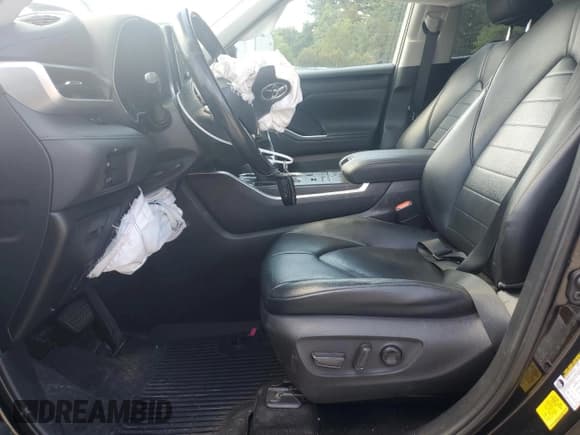 ✅ 2020 Toyota Highlander XLE • VIN: 5TDGZRBH4LS029448 • Lot: 80268435. Wystawiony na Copart z przebiegiem 93 895 mil. Bezpłatny archiwum sprzedaży aukcyjnych z USA i szczegółowy raport historii pojazdu na DreamBid. Zdjęcie 7.