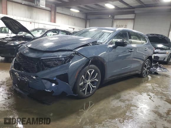 ✅ 2025 Toyota Crown XLE • VIN: JTDACAAJ3S3007535 • Lot: 92850935. Listed on Copart with 33,475 mi. Free auction sales archive from the USA and detailed vehicle history report at DreamBid. Image 1.