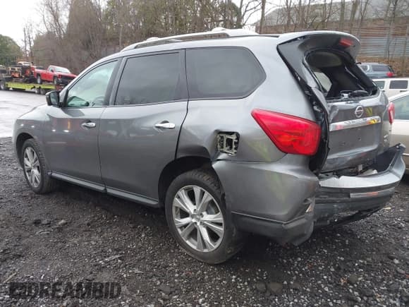 ✅ 2018 Nissan Pathfinder SL • VIN: 5N1DR2MM9JC621801 • Lot: 41924143. Wystawiony na IAAI z przebiegiem 80 325 mil. Bezpłatny archiwum sprzedaży aukcyjnych z USA i szczegółowy raport historii pojazdu na DreamBid. Zdjęcie 3.