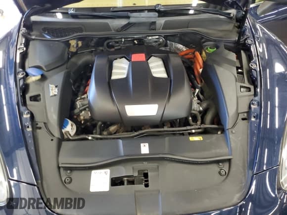 ✅ 2011 Porsche Cayenne S Hybrid • VIN: WP1AE2A22BLA93458 • Lot: 81476595. Wystawiony na Copart z przebiegiem 216 088 mil. Bezpłatny archiwum sprzedaży aukcyjnych z USA i szczegółowy raport historii pojazdu na DreamBid. Zdjęcie 12.