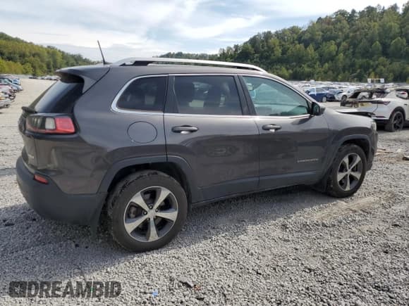 ✅ 2019 Jeep Cherokee Altitude • VIN: 1C4PJMLB1KD141817 • Lot: 71489575. Wystawiony na Copart z przebiegiem 94 824 mil. Bezpłatny archiwum sprzedaży aukcyjnych z USA i szczegółowy raport historii pojazdu na DreamBid. Zdjęcie 3.