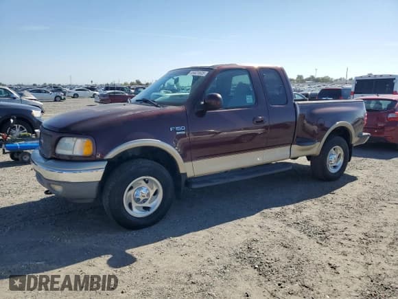 ✅ 2000 Ford F-150 XL • VIN: 1FTRX08L0YKB07096 • Lot: 85601605. Wystawiony na Copart z przebiegiem Nie podano. Bezpłatny archiwum sprzedaży aukcyjnych z USA i szczegółowy raport historii pojazdu na DreamBid. Zdjęcie 1.
