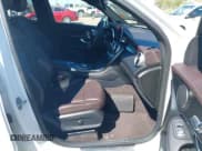 ✅ 2018 Mercedes-Benz GLC 300 • VIN: WDC0G4JBXJV015557 • Lot: 43472903. Wystawiony na IAAI z przebiegiem 17 964 mil. Bezpłatny archiwum sprzedaży aukcyjnych z USA i szczegółowy raport historii pojazdu na DreamBid. Zdjęcie 5.