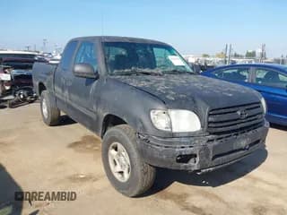 ✅ 2002 Toyota Tundra SR5 • VIN: 5TBBT44162S299321 • Lot: 43519284. Wystawiony na IAAI z przebiegiem 527 071 mil. Bezpłatny archiwum sprzedaży aukcyjnych z USA i szczegółowy raport historii pojazdu na DreamBid. Zdjęcie 1.