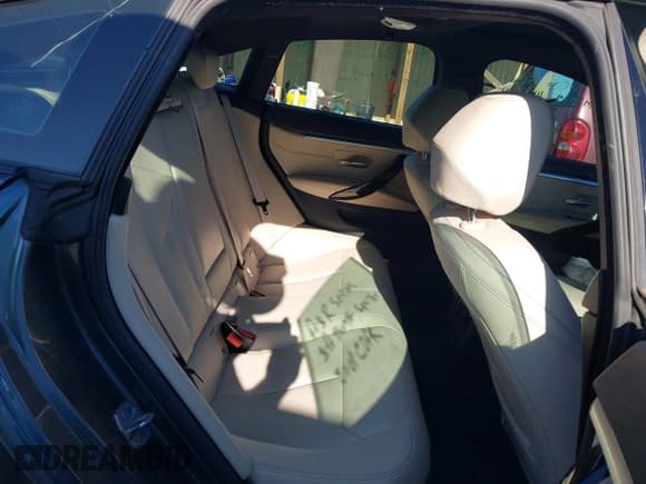 ✅ 2017 BMW 4 Series 430i xDrive • VIN: WBA4F9C37HG812518 • Lot: 42609889. Wystawiony na IAAI z przebiegiem 121 143 mil. Bezpłatny archiwum sprzedaży aukcyjnych z USA i szczegółowy raport historii pojazdu na DreamBid. Zdjęcie 8.