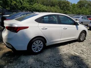✅ 2021 Hyundai Accent SE • VIN: 3KPC24A61ME132182 • Lot: 61702334. Wystawiony na Copart z przebiegiem 46 742 mil. Bezpłatny archiwum sprzedaży aukcyjnych z USA i szczegółowy raport historii pojazdu na DreamBid. Zdjęcie 3.