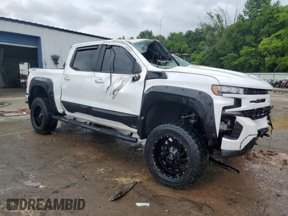 ✅ 2020 Chevrolet Silverado 1500 RST • VIN: 3GCUYEED3LG235740 • Lot: 56580384. Wystawiony na Copart z przebiegiem Nie podano. Bezpłatny archiwum sprzedaży aukcyjnych z USA i szczegółowy raport historii pojazdu na DreamBid. Zdjęcie 4.