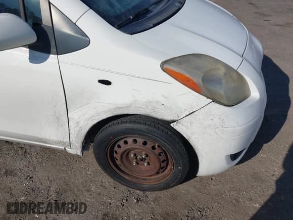 ✅ 2010 Toyota Yaris • VIN: JTDJT4K3XA5297387 • Lot: 43764171. Wystawiony na IAAI z przebiegiem 194 418 mil. Bezpłatny archiwum sprzedaży aukcyjnych z USA i szczegółowy raport historii pojazdu na DreamBid. Zdjęcie 6.