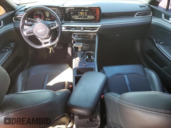 ✅ 2022 Kia K5 GT-Line • VIN: 5XXG64J24NG124881 • Lot: 87491185. Wystawiony na Copart z przebiegiem 31 207 mil. Bezpłatny archiwum sprzedaży aukcyjnych z USA i szczegółowy raport historii pojazdu na DreamBid. Zdjęcie 8.