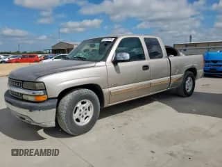 2001 Chevrolet Silverado 1500 LS с VIN 2GCEC19T411399923, выставлен на аукционе Copart как лот 81725975 с пробегом 210 567 миль миль и Списание • Salvage title. История ставок и продаж доступна на DreamBid. Изображение 1.