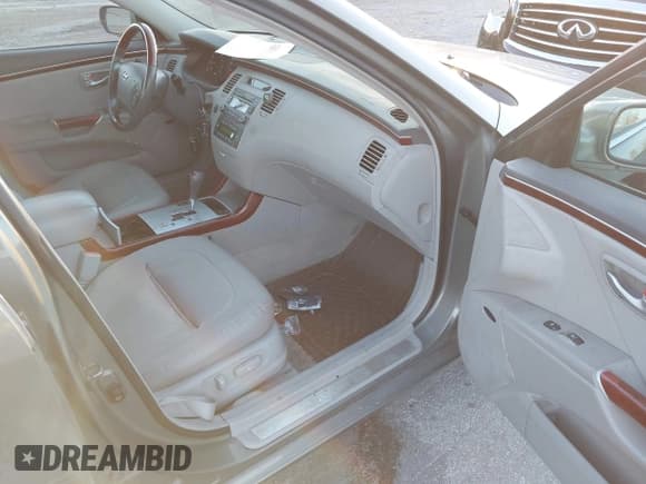 ✅ 2007 Hyundai Azera SE • VIN: KMHFC46F77A194403 • Lot: 43650343. Listed on IAAI with 148,624 mi. Free auction sales archive from the USA and detailed vehicle history report at DreamBid. Image 5.