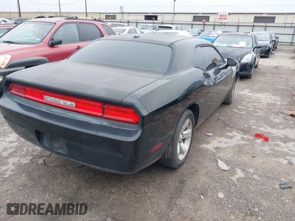 ✅ 2009 Dodge Challenger SE • VIN: 2B3LJ44V09H542619 • Lot: 41647733. Wystawiony na IAAI z przebiegiem 242 410 mil. Bezpłatny archiwum sprzedaży aukcyjnych z USA i szczegółowy raport historii pojazdu na DreamBid. Zdjęcie 4.