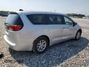 ✅ 2024 Chrysler Voyager LX • VIN: 2C4RC1CG7RR141096 • Lot: 80663825. Wystawiony na Copart z przebiegiem 16 788 mil. Bezpłatny archiwum sprzedaży aukcyjnych z USA i szczegółowy raport historii pojazdu na DreamBid. Zdjęcie 3.