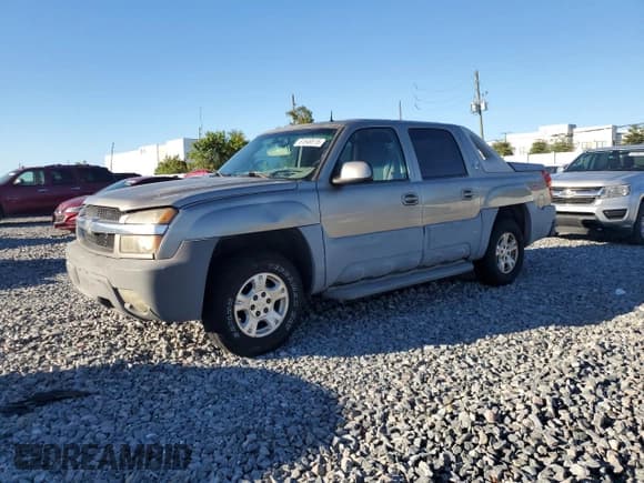 ✅ 2002 Chevrolet Avalanche • VIN: 3GNEC13T02G272076 • Lot: 81549515. Listed on Copart with 224,474 mi. Free auction sales archive from the USA and detailed vehicle history report at DreamBid. Image 1.