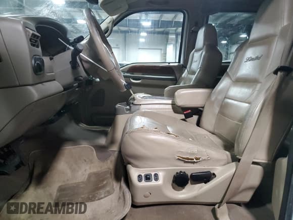 ✅ 2002 Ford Excursion Limited • VIN: 1FMNU43S22EB80551 • Лот: 44629455. Опубликован ранее на Copart с пробегом 182 013 миль. Бесплатный доступ к архиву аукционных продаж из США и подробный отчёт об истории автомобиля на DreamBid. Изображение 7.