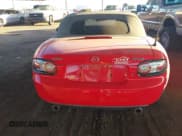 ✅ 2006 Mazda MX-5 Miata Touring • VIN: JM1NC25F660109044 • Lot: 41338369. Wystawiony na IAAI z przebiegiem 108 701 mil. Bezpłatny archiwum sprzedaży aukcyjnych z USA i szczegółowy raport historii pojazdu na DreamBid. Zdjęcie 16.