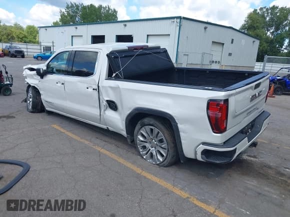 ✅ 2021 GMC Sierra 1500 Denali • VIN: 3GTU9FEL0MG255150 • Lot: 43060209. Wystawiony na IAAI z przebiegiem 56 711 mil. Bezpłatny archiwum sprzedaży aukcyjnych z USA i szczegółowy raport historii pojazdu na DreamBid. Zdjęcie 3.