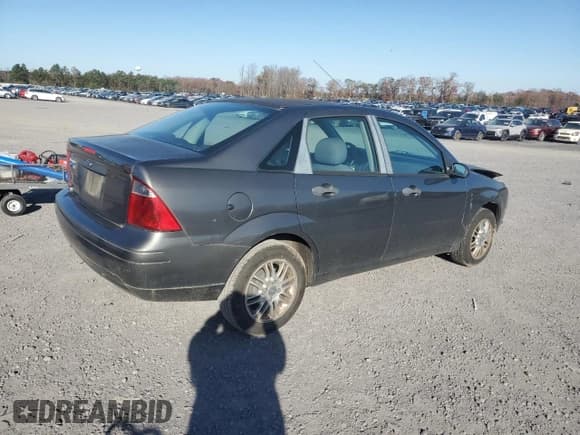 ✅ 2007 Ford Focus S • VIN: 1FAHP34N87W197177 • Lot: 92315605. Listed on Copart with 109,362 mi. Free auction sales archive from the USA and detailed vehicle history report at DreamBid. Image 3.