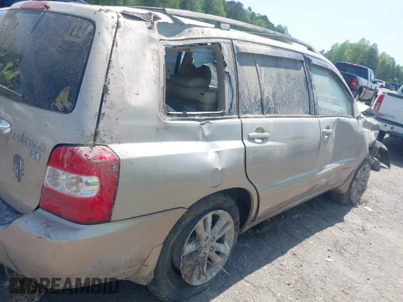 ✅ 2006 Toyota Highlander • VIN: JTEDW21A360007757 • Lot: 42026760. Listed on IAAI with Not provided. Free auction sales archive from the USA and detailed vehicle history report at DreamBid. Image 16.