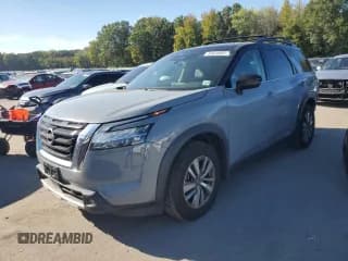 ✅ 2022 Nissan Pathfinder SL • VIN: 5N1DR3CC3NC205506 • Lot: 84628805. Listed on Copart with 26,556 mi. Free auction sales archive from the USA and detailed vehicle history report at DreamBid. Image 1.