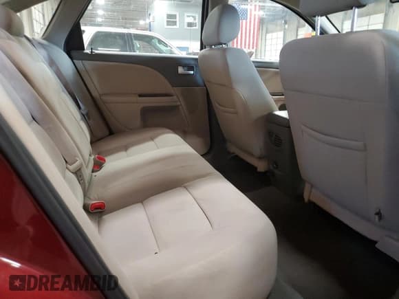 ✅ 2008 Mercury Sable • VIN: 1MEHM40W78G603712 • Lot: 77981764. Wystawiony na Copart z przebiegiem 177 742 mil. Bezpłatny archiwum sprzedaży aukcyjnych z USA i szczegółowy raport historii pojazdu na DreamBid. Zdjęcie 10.