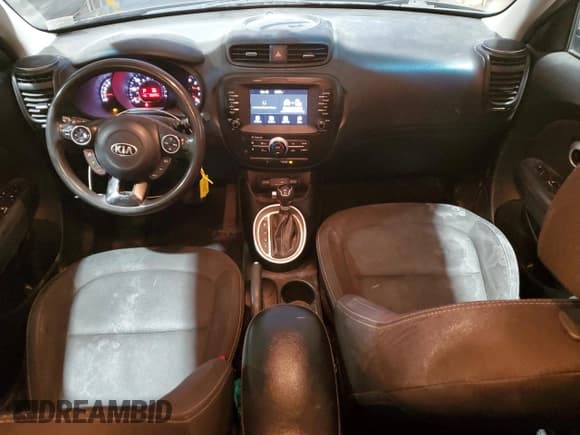 ✅ 2018 Kia Soul + • VIN: KNDJP3A57J7609462 • Лот: 93297955. Опубликован ранее на Copart с пробегом 86 223 миль. Бесплатный доступ к архиву аукционных продаж из США и подробный отчёт об истории автомобиля на DreamBid. Изображение 8.