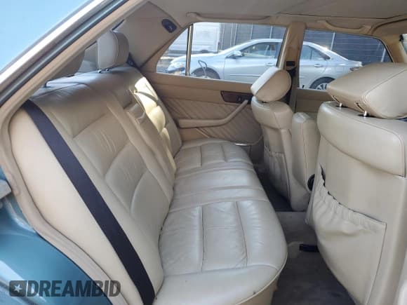 ✅ 1989 Mercedes-Benz 300 SE • VIN: WDBCA24D4KA431052 • Lot: 70130295. Listed on Copart with 168,665 mi. Free auction sales archive from the USA and detailed vehicle history report at DreamBid. Image 10.