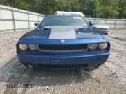 ✅ 2010 Dodge Challenger R/T Classic • VIN: 2B3CJ5DT1AH189882 • Lot: 71098495. Wystawiony na Copart z przebiegiem 135 076 mil. Bezpłatny archiwum sprzedaży aukcyjnych z USA i szczegółowy raport historii pojazdu na DreamBid. Zdjęcie 5.