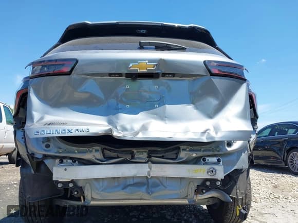 ✅ 2025 Chevrolet Equinox AWD LT • VIN: 3GNAXPEG7SL135536 • Lot: 42623223. Wystawiony na IAAI z przebiegiem 3 303 mil. Bezpłatny archiwum sprzedaży aukcyjnych z USA i szczegółowy raport historii pojazdu na DreamBid. Zdjęcie 6.