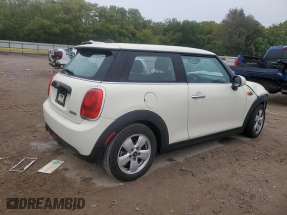✅ 2017 MINI Hardtop Cooper • VIN: WMWXP5C59H2D16432 • Lot: 82471625. Listed on Copart with Not provided. Free auction sales archive from the USA and detailed vehicle history report at DreamBid. Image 3.
