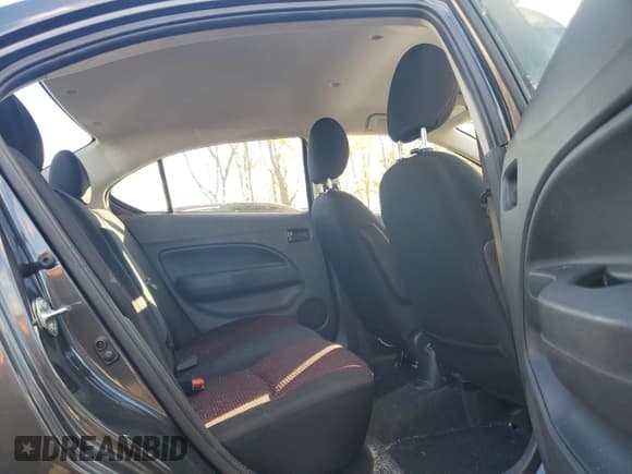 ✅ 2024 Mitsubishi Mirage ES • VIN: ML32FUFJ0RHF09668 • Lot: 89507445. Wystawiony na Copart z przebiegiem 33 384 mil. Bezpłatny archiwum sprzedaży aukcyjnych z USA i szczegółowy raport historii pojazdu na DreamBid. Zdjęcie 10.