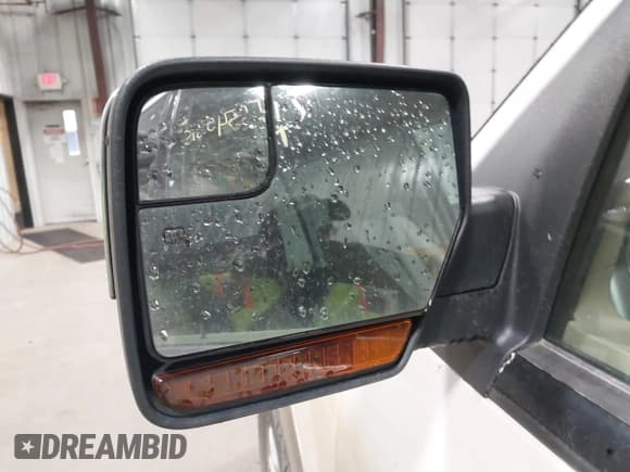 ✅ 2013 Ford Expedition Max XLT • VIN: 1FMJK1J5XDEF12061 • Lot: 43545615. Wystawiony na IAAI z przebiegiem 171 647 mil. Bezpłatny archiwum sprzedaży aukcyjnych z USA i szczegółowy raport historii pojazdu na DreamBid. Zdjęcie 9.