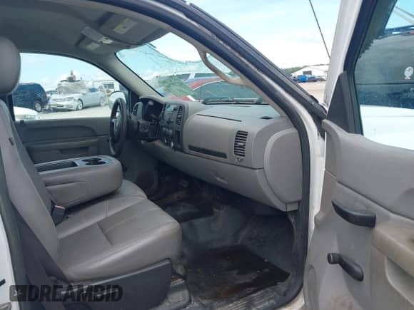 2012 Chevrolet Silverado 1500 Work Truck z VIN 1GCRCPEX2CZ319381, wystawiony jako IAAI lot #42728766 z przebiegiem 185 985 mil mil oraz . Historia ofert i sprzedaży dostępna na DreamBid. Obrazek 5.