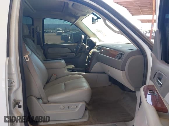 ✅ 2008 Chevrolet Avalanche 1LT • VIN: 3GNEC12038G190150 • Lot: 43485688. Listed on IAAI with 176,150 mi. Free auction sales archive from the USA and detailed vehicle history report at DreamBid. Image 5.