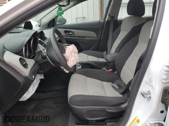 ✅ 2015 Chevrolet Cruze LS • VIN: 1G1PA5SH9F7248008 • Lot: 71837832. Listed on Copart with 41,311 mi. Free auction sales archive from the USA and detailed vehicle history report at DreamBid. Image 7.