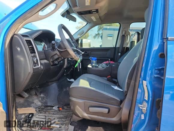 2023 Ram 1500 Tradesman z VIN 3C6RR7KG3PG602131, wystawiony jako Copart lot #70957475 z przebiegiem 32 334 mil mil oraz Szkoda całkowita • Salvage title. Historia ofert i sprzedaży dostępna na DreamBid. Obrazek 7.