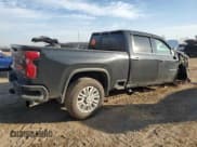 ✅ 2022 Chevrolet Silverado 2500HD High Country • VIN: 1GC4YREY8NF122025 • Lot: 92279435. Wystawiony na Copart z przebiegiem 17 312 mil. Bezpłatny archiwum sprzedaży aukcyjnych z USA i szczegółowy raport historii pojazdu na DreamBid. Zdjęcie 3.