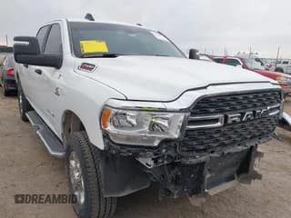 ✅ 2024 Ram 2500 Big Horn • VIN: 3C6UR5DL8RG233858 • Lot: 42249735. Wystawiony na IAAI z przebiegiem 13 853 mil. Bezpłatny archiwum sprzedaży aukcyjnych z USA i szczegółowy raport historii pojazdu na DreamBid. Zdjęcie 1.