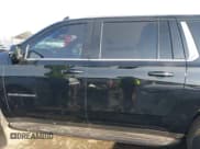 ✅ 2021 Chevrolet Suburban LT • VIN: 1GNSKCKDXMR319645 • Lot: 41462563. Wystawiony na IAAI z przebiegiem 50 125 mil. Bezpłatny archiwum sprzedaży aukcyjnych z USA i szczegółowy raport historii pojazdu na DreamBid. Zdjęcie 14.