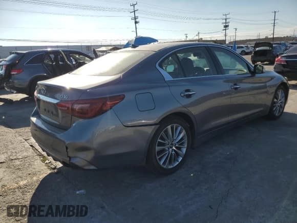 ✅ 2018 Infiniti Q50 Sport • VIN: JN1EV7AR9JM441927 • Lot: 80826655. Wystawiony na Copart z przebiegiem 98 179 mil. Bezpłatny archiwum sprzedaży aukcyjnych z USA i szczegółowy raport historii pojazdu na DreamBid. Zdjęcie 3.