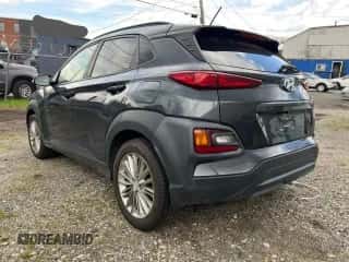 2018 Hyundai Kona SEL с VIN KM8K2CAA3JU065104, выставлен на аукционе Copart как лот 50636643 с пробегом 74 036 миль миль и . История ставок и продаж доступна на DreamBid. Изображение 3.