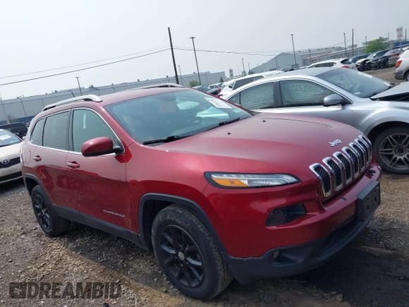 ✅ 2017 Jeep Cherokee Latitude • VIN: 1C4PJMCS8HW507107 • Lot: 42912206. Wystawiony na IAAI z przebiegiem 109 823 mil. Bezpłatny archiwum sprzedaży aukcyjnych z USA i szczegółowy raport historii pojazdu na DreamBid. Zdjęcie 1.