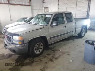 ✅ 2005 GMC Sierra 1500 Work Truck • VIN: 1GTEC19X35Z127105 • Лот: 41959635. Опубликован ранее на Copart с пробегом 248 778 миль. Бесплатный доступ к архиву аукционных продаж из США и подробный отчёт об истории автомобиля на DreamBid. Изображение 1.